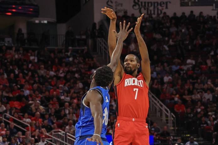 杜兰特21分申京砍26+11 火箭擒独行侠迎4连胜